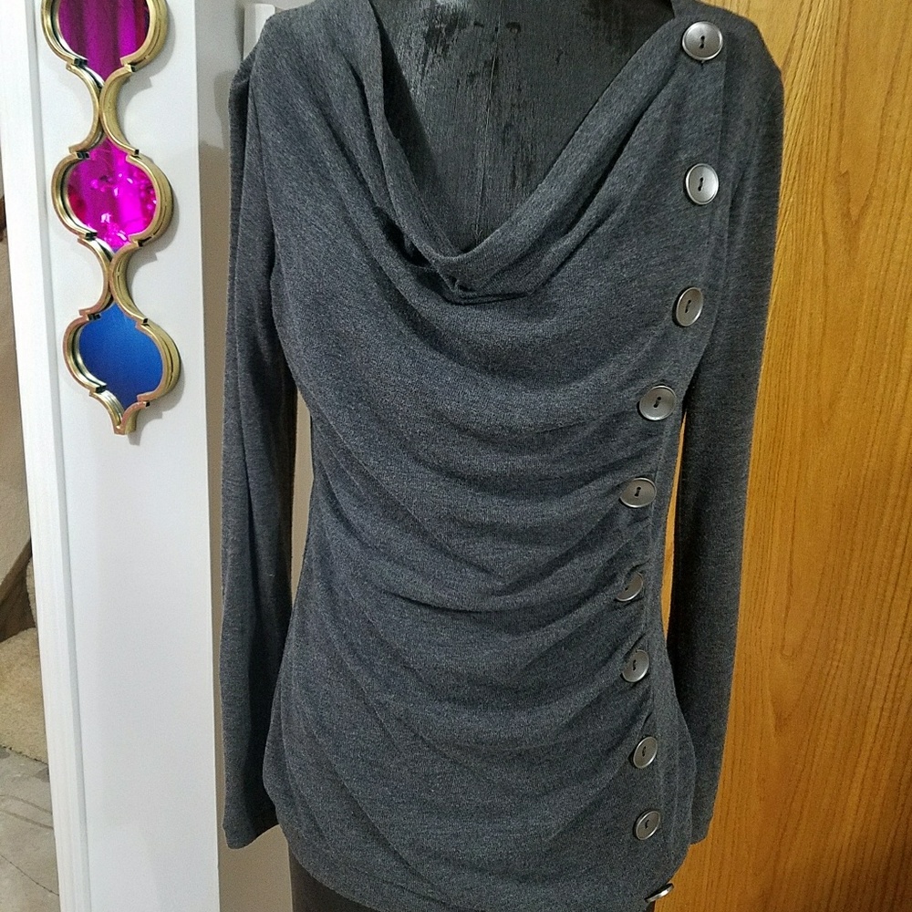 Long sleeve knit top